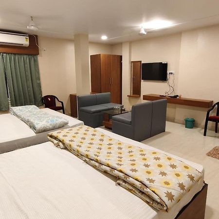 Hotel Cosy Inn 디가 외부 사진