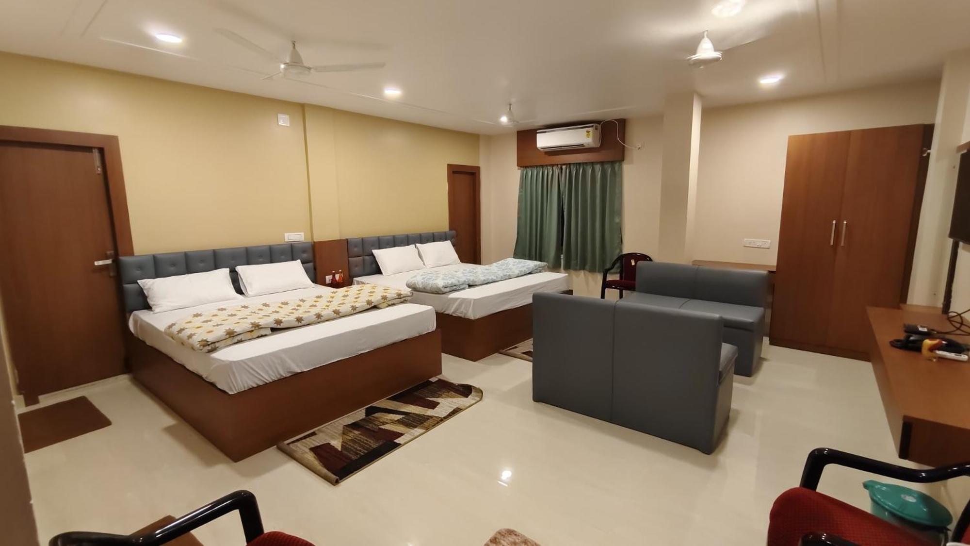 Hotel Cosy Inn 디가 외부 사진