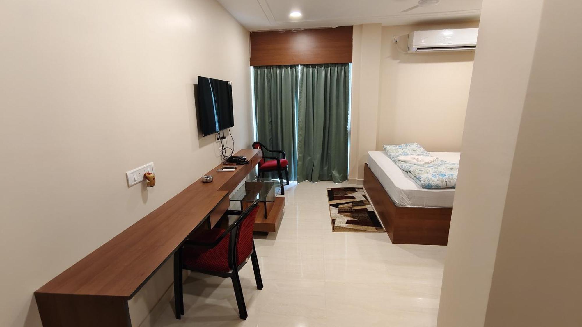 Hotel Cosy Inn 디가 외부 사진