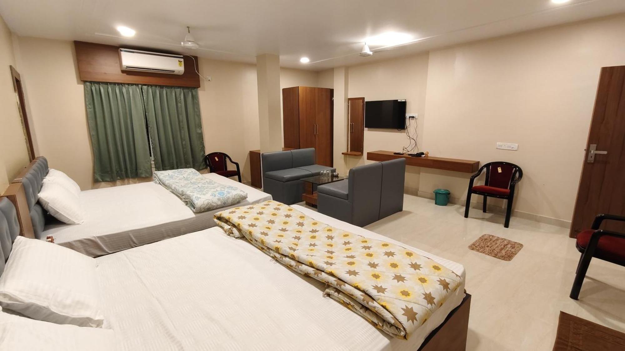 Hotel Cosy Inn 디가 외부 사진