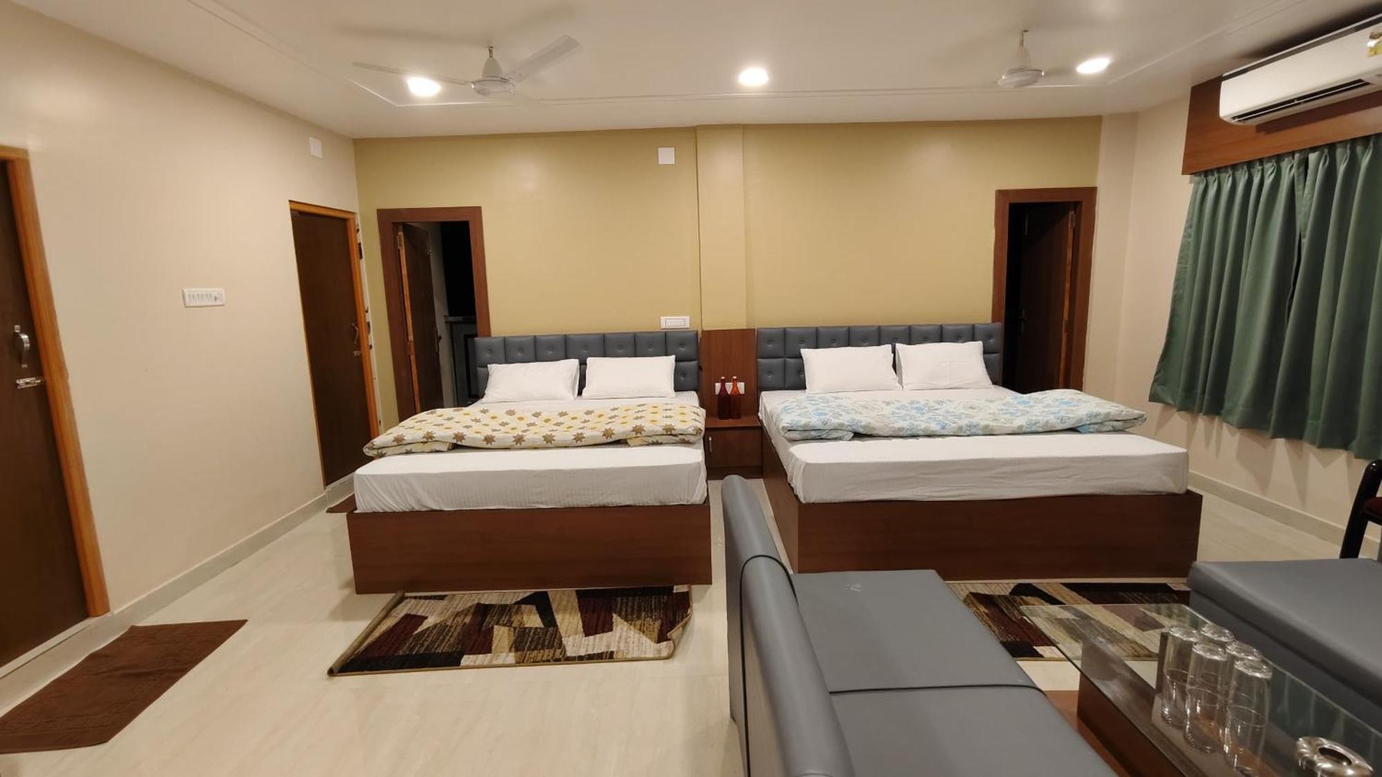 Hotel Cosy Inn 디가 외부 사진